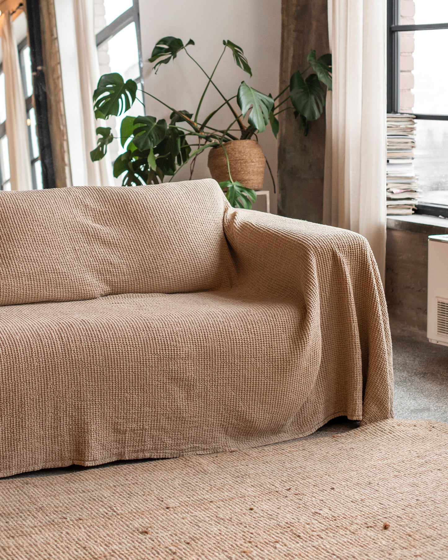 Waffle linen couch cover in Beige