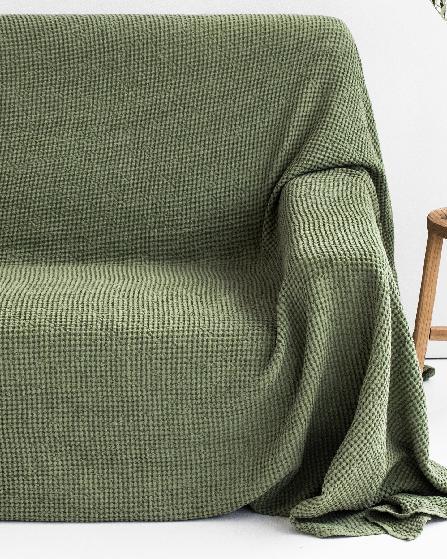 Waffle linen couch cover in Forest green